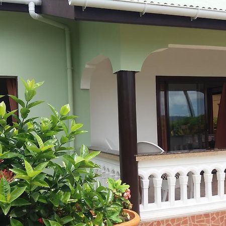 Maison Belle Baie Baie Sainte Anne エクステリア 写真