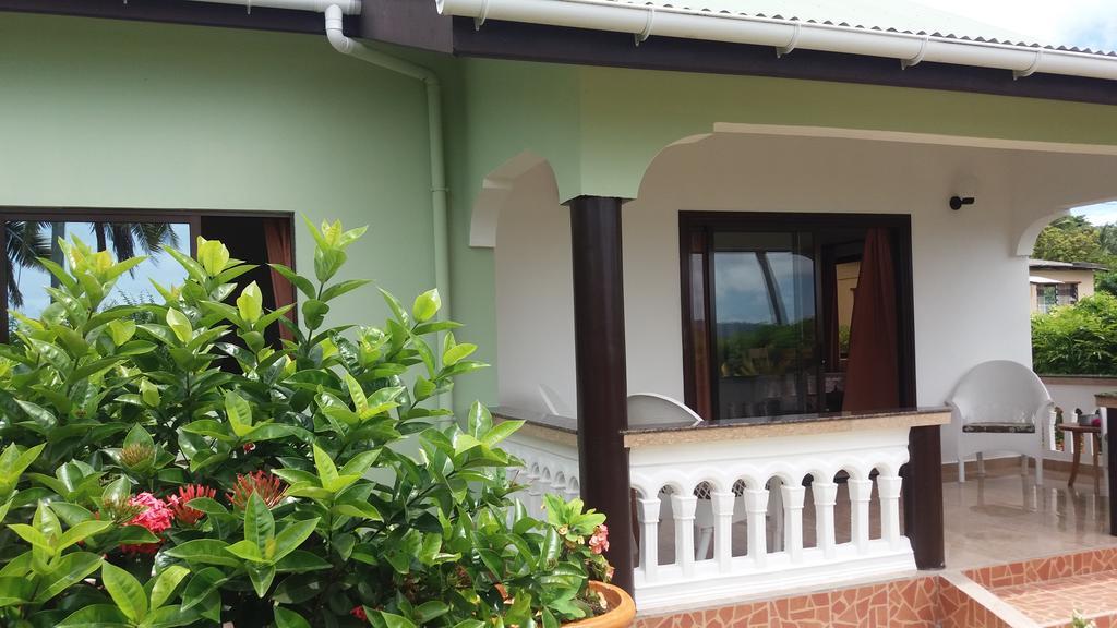 Maison Belle Baie Baie Sainte Anne エクステリア 写真
